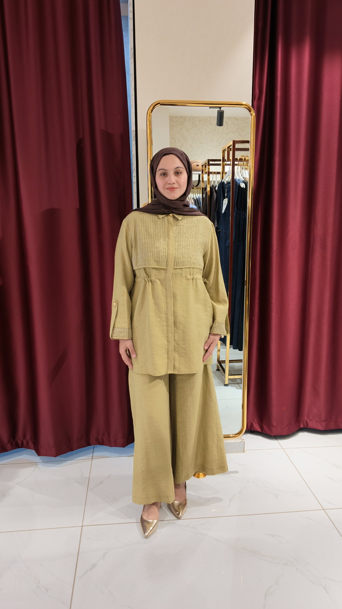 Kol Düğme Detaylı Pantolonlu Takım