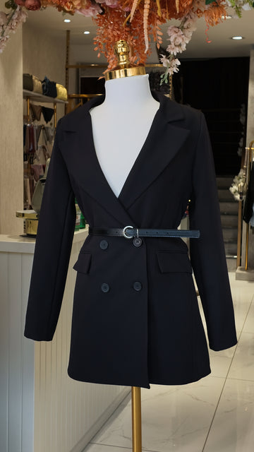 Kemer detaylı blazer ceket