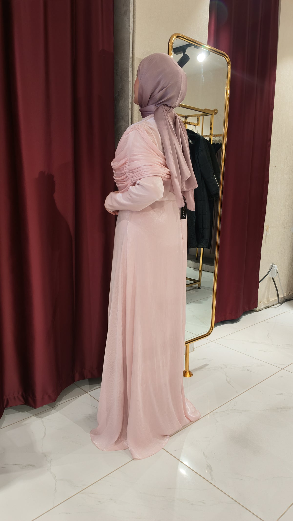 Gül Broş Detaylı Janjanlı Abiye Elbise