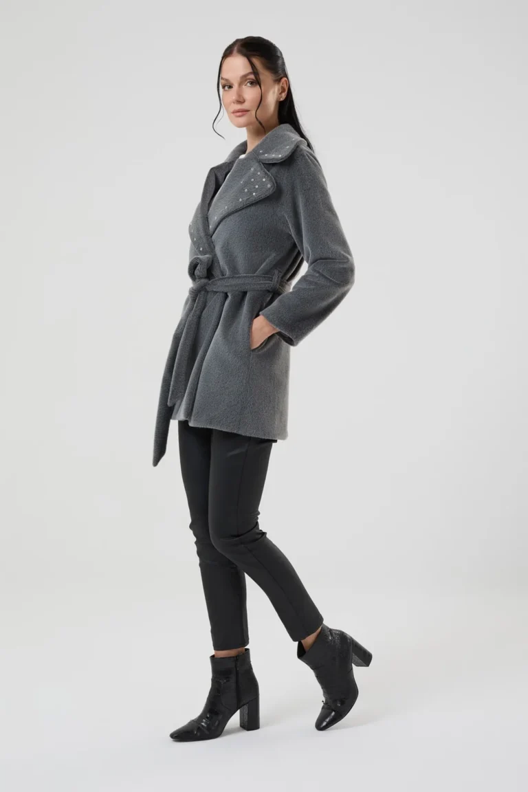 Kadın Yaka Taş Detaylı Kaşe Kürk